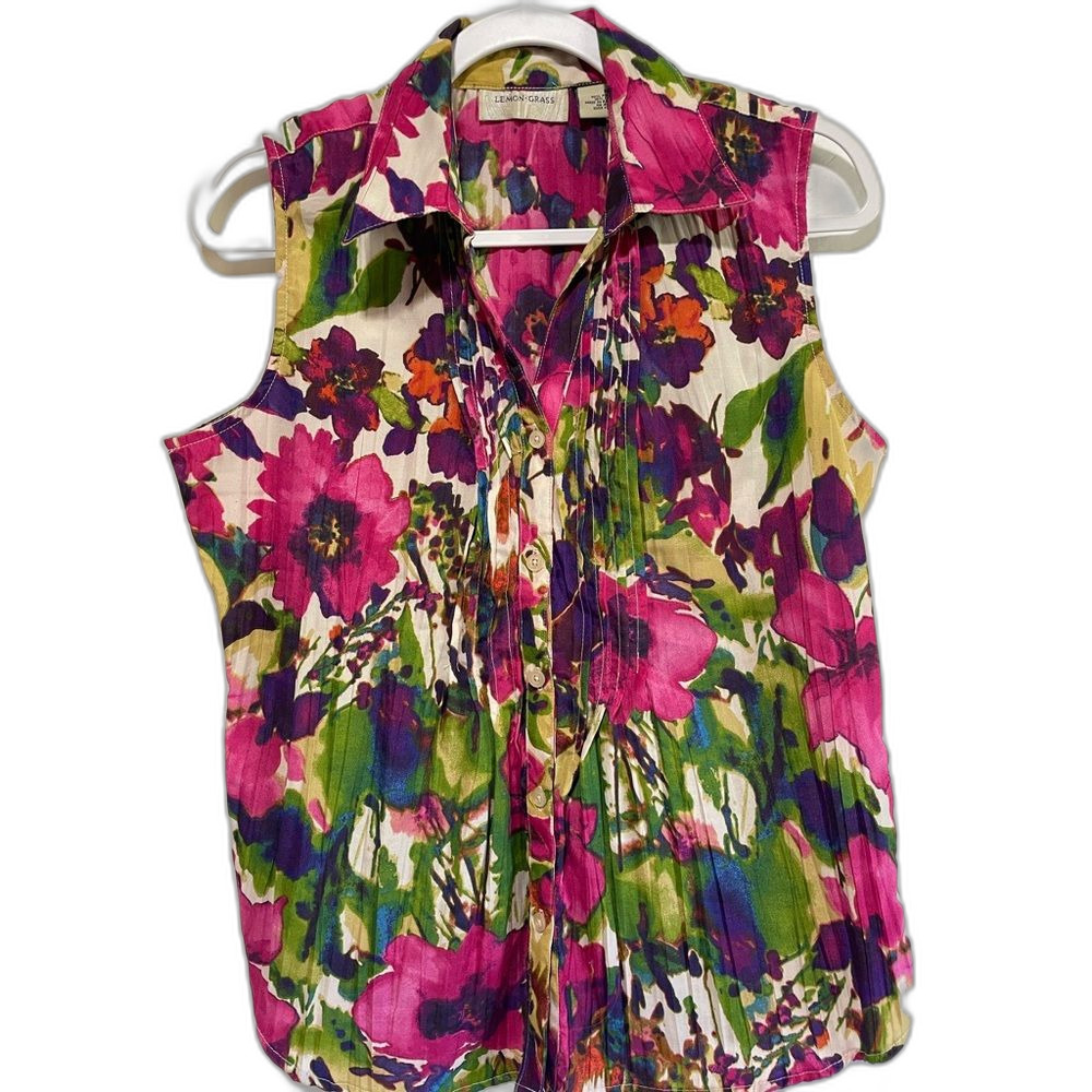 Lemongrass women’s shirt. Size M  watercolor floral design